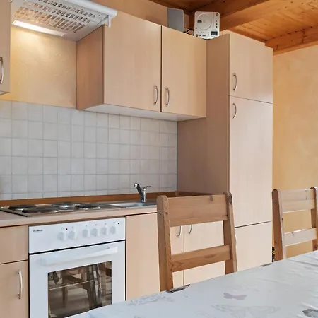 דירה Attic With Garden Access