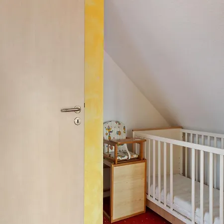 Attic With Garden Access * Groß Schwansee