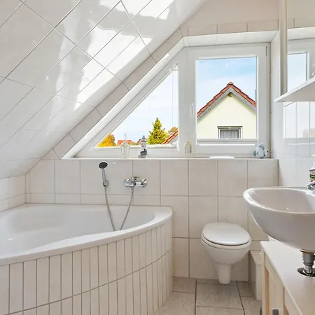 דירה Attic With Garden Access