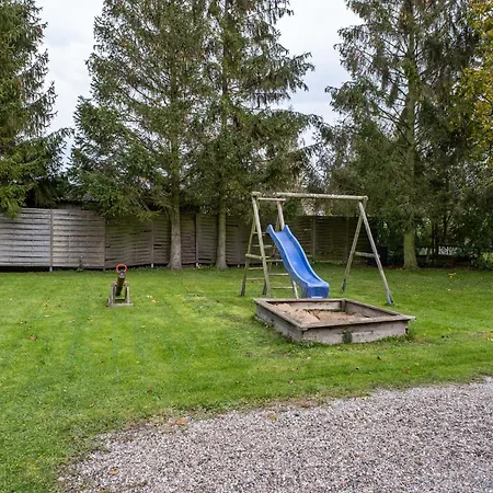 Attic With Garden Access דירה *