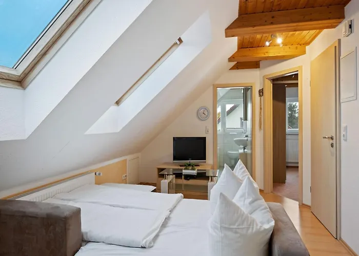 Attic With Garden Access アパート Groß Schwansee