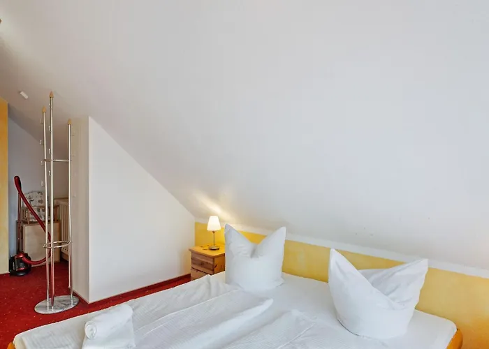 Attic With Garden Access Groß Schwansee